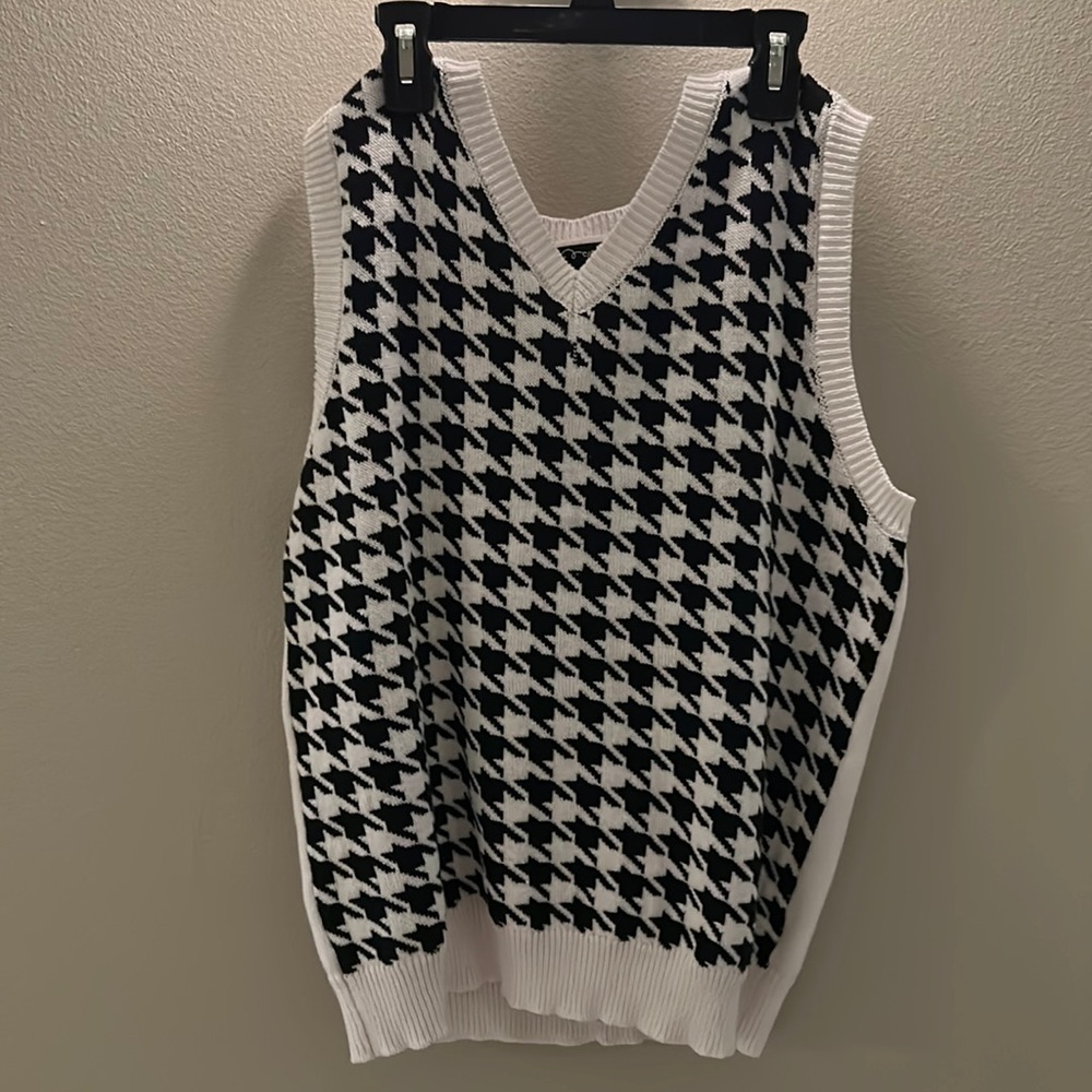 Short Sleeve Cropped Sweater!